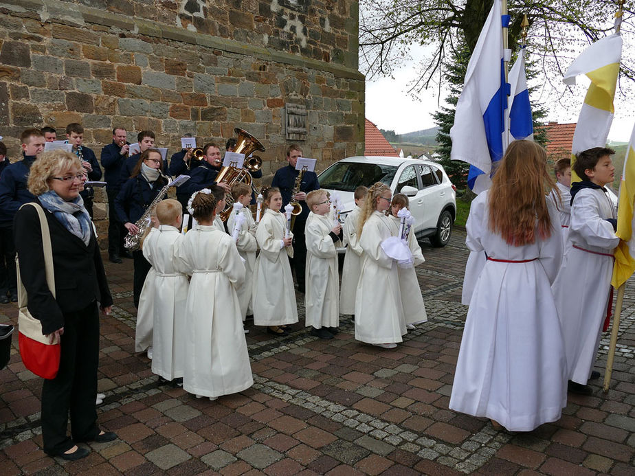 1. Heilige Kommunion in St. Crescentius (Foto: Karl-Franz Thiede)